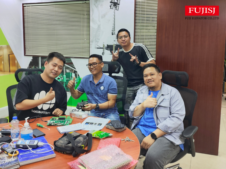 Thang máy Fuji đã đến Qatar để cung cấp hỗ trợ kỹ thuật sau bán hàng